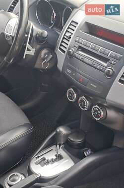 Внедорожник / Кроссовер Peugeot 4007 2011 в 