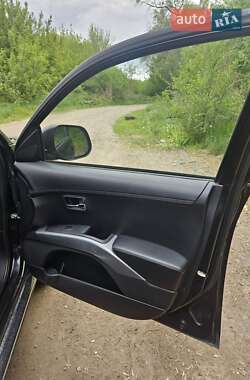 Позашляховик / Кросовер Peugeot 4007 2011 в 