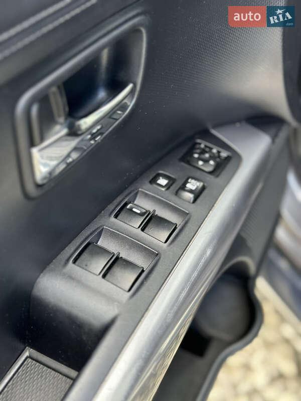 Позашляховик / Кросовер Peugeot 4007 2010 в Чернівцях