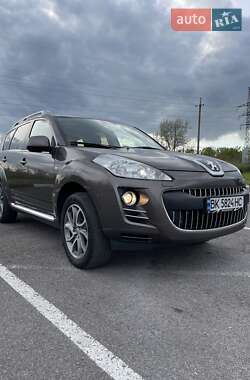 Позашляховик / Кросовер Peugeot 4007 2010 в Рівному