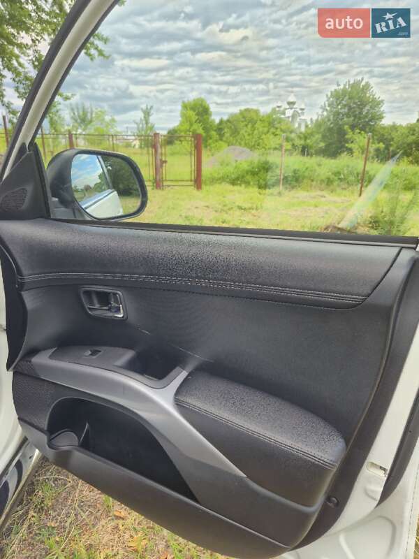 Позашляховик / Кросовер Peugeot 4007 2010 в Дрогобичі