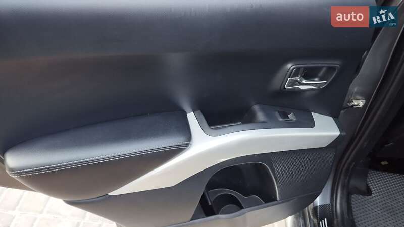 Позашляховик / Кросовер Peugeot 4007 2009 в Кременці