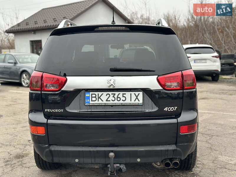 Внедорожник / Кроссовер Peugeot 4007 2010 в Дубно