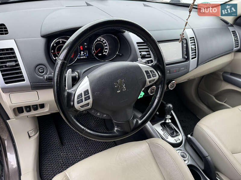 Позашляховик / Кросовер Peugeot 4007 2010 в Івано-Франківську