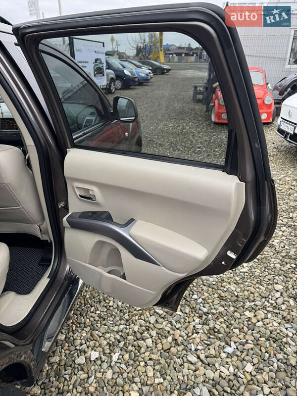 Позашляховик / Кросовер Peugeot 4007 2010 в Івано-Франківську