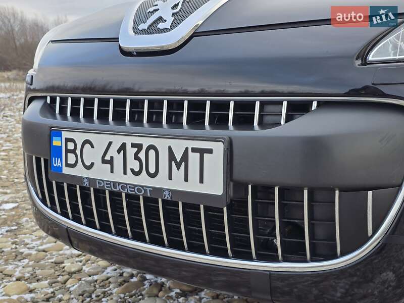 Позашляховик / Кросовер Peugeot 4007 2009 в Калуші