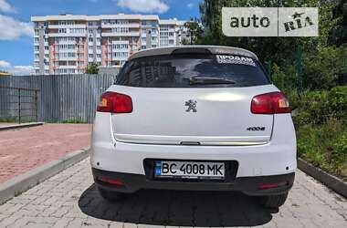 Позашляховик / Кросовер Peugeot 4008 2012 в 