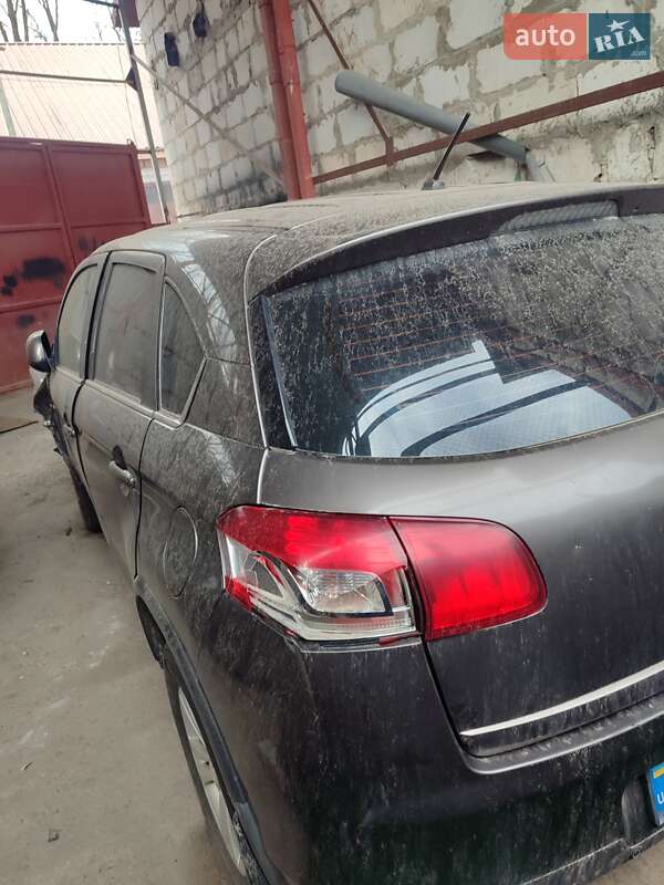 Позашляховик / Кросовер Peugeot 4008 2014 в Житомирі