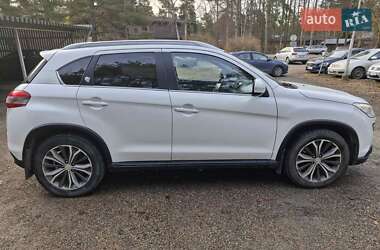 Позашляховик / Кросовер Peugeot 4008 2012 в 