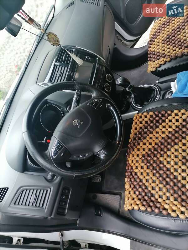 Позашляховик / Кросовер Peugeot 4008 2014 в Рахові