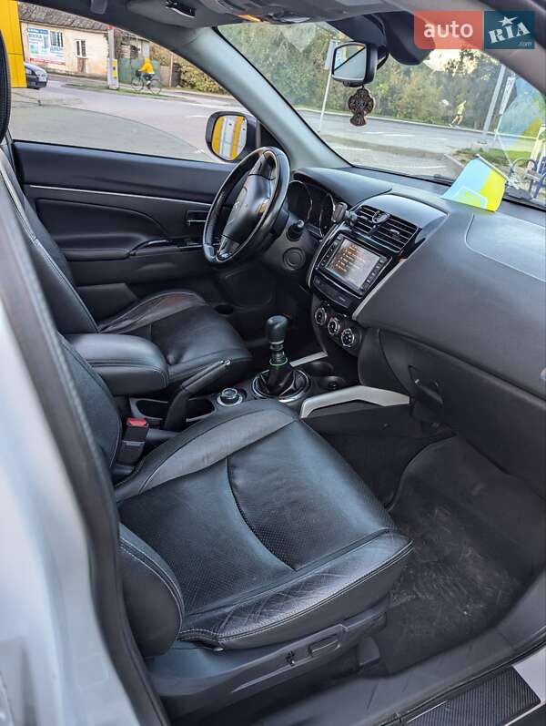 Внедорожник / Кроссовер Peugeot 4008 2012 в Ровно фото 5 Внедорожник / Кроссовер Peugeot 4008 2012 в Ровно