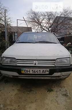 Седан Peugeot 405 1988 в Одессе