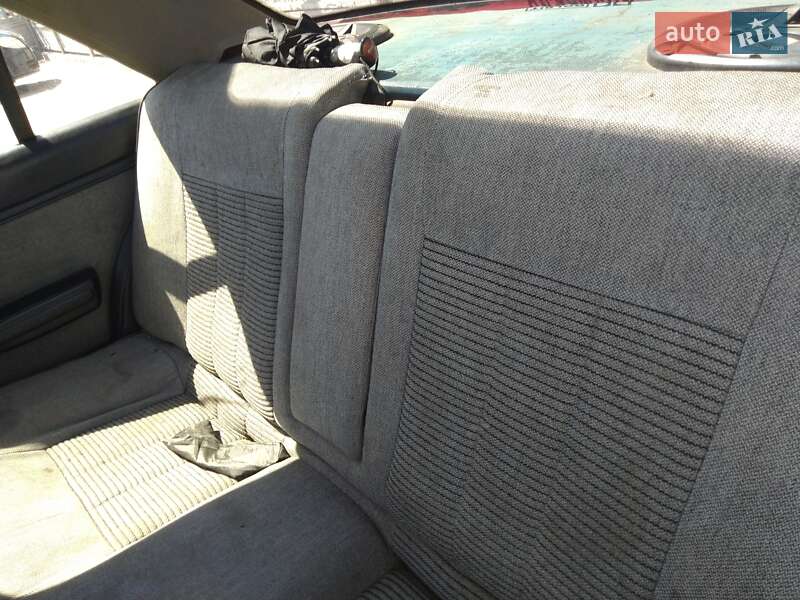 Седан Peugeot 405 1987 в Кривому Розі