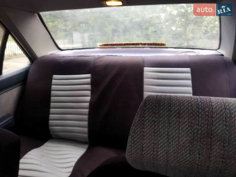 Седан Peugeot 405 1990 в Городке