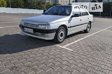 Седан Peugeot 405 1989 в Южном