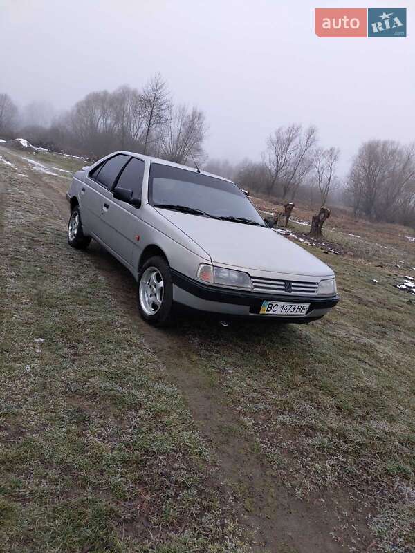 Седан Peugeot 405 1989 в Мостиске