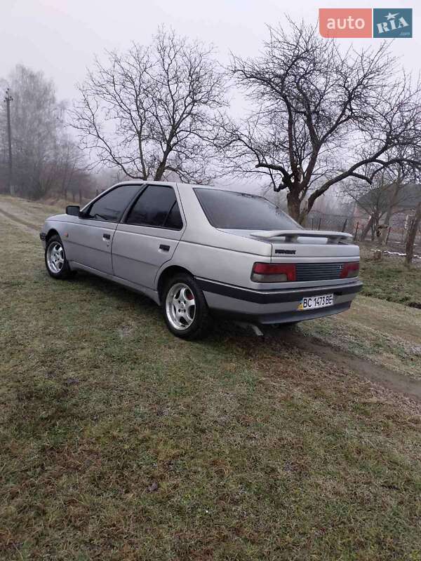 Седан Peugeot 405 1989 в Мостиске