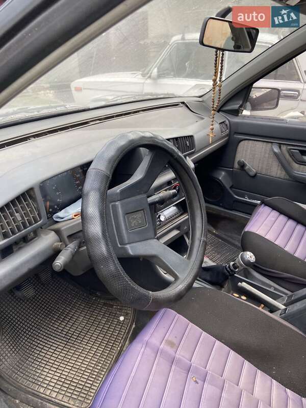 Седан Peugeot 405 1988 в Радивиліві