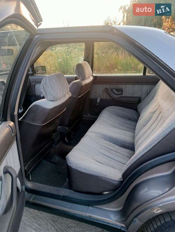 Седан Peugeot 405 1988 в Запорожье