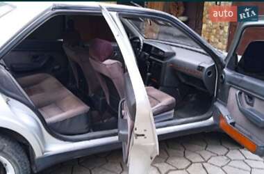 Седан Peugeot 405 1990 в Долині