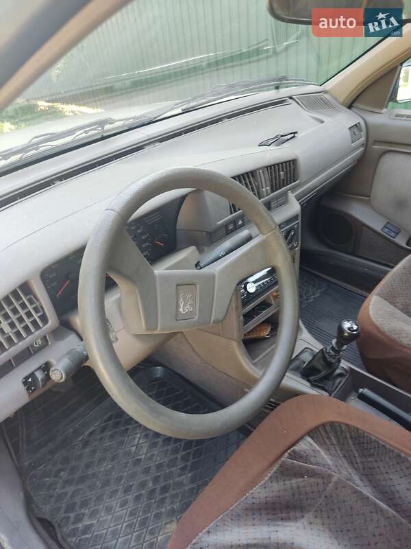 Седан Peugeot 405 1988 в Киеве
