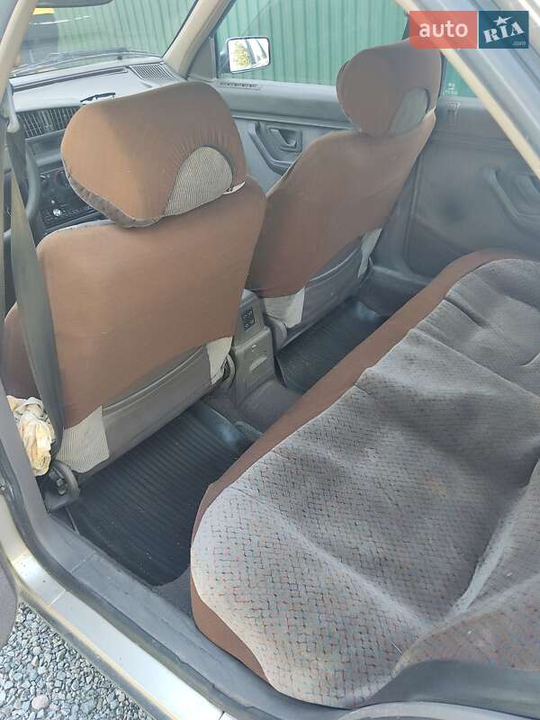 Седан Peugeot 405 1988 в Киеве