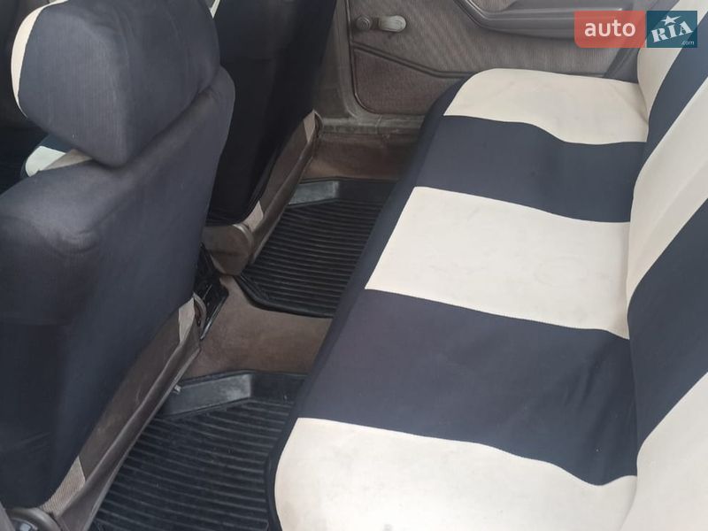 Седан Peugeot 405 1989 в Шостці