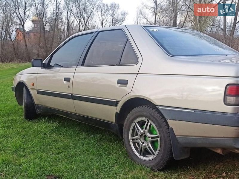 Седан Peugeot 405 1989 в Шостці