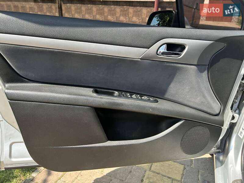 Седан Peugeot 407 2006 в Стрию