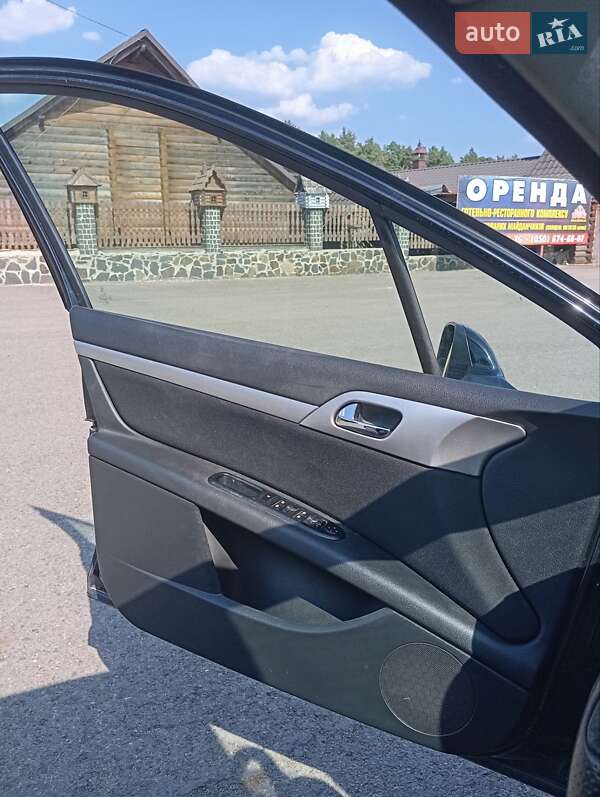 Седан Peugeot 407 2008 в Клевани