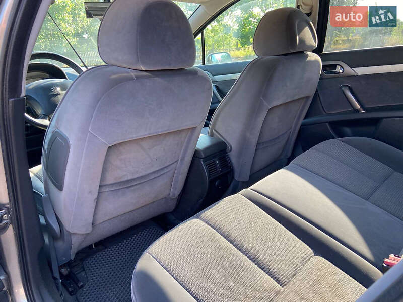 Седан Peugeot 407 2005 в Хороле