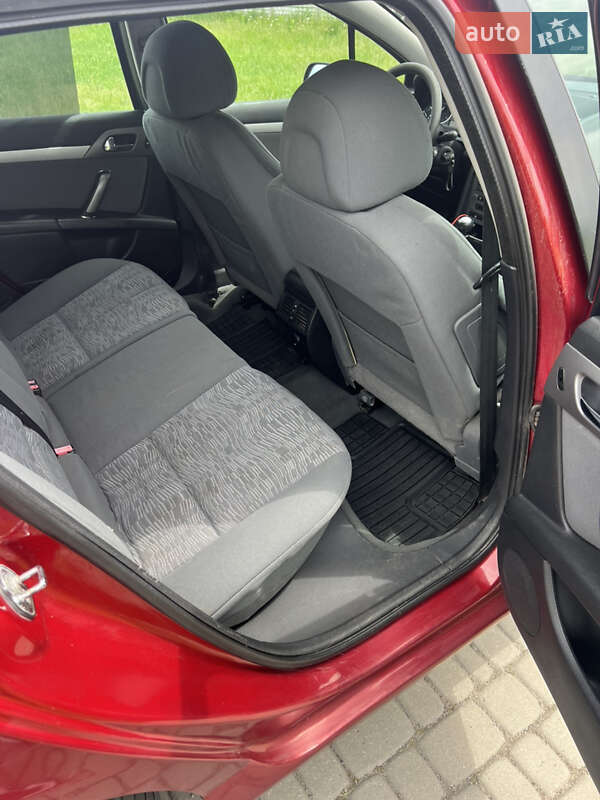 Универсал Peugeot 407 2004 в Костополе