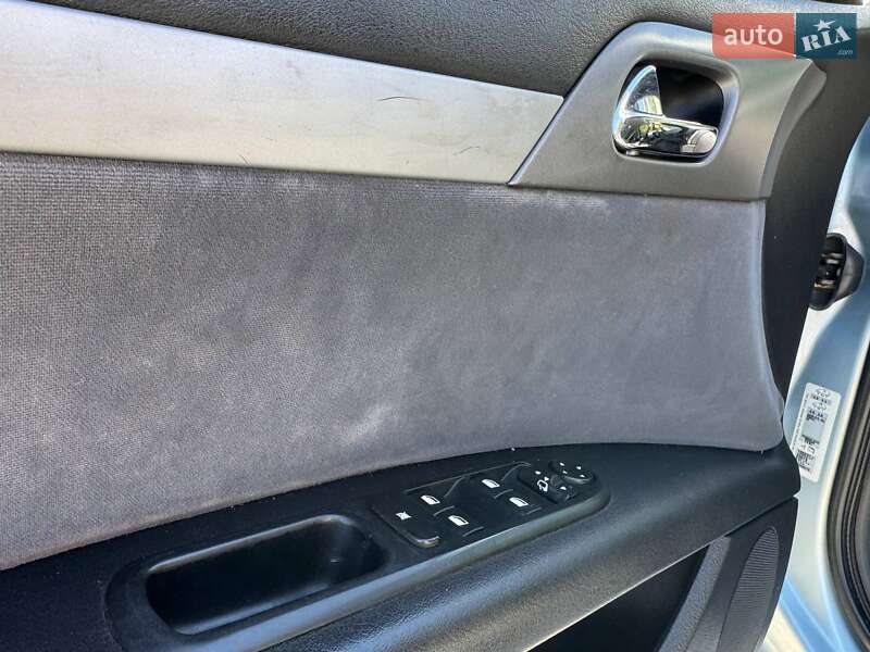 Седан Peugeot 407 2005 в Дніпрі