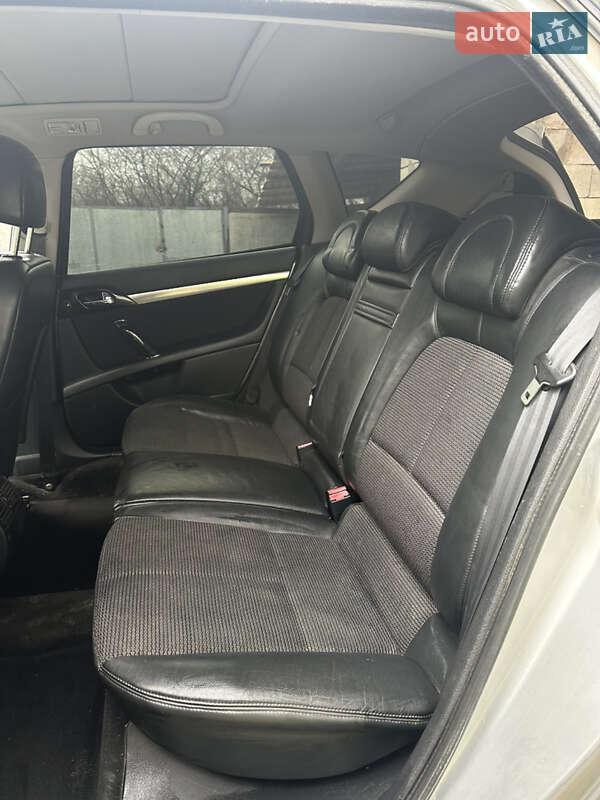 Универсал Peugeot 407 2010 в Хотине