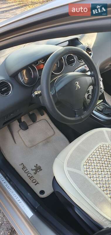 Седан Peugeot 408 2012 в Хотині