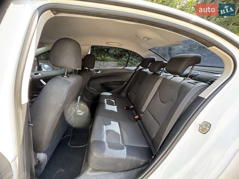 Седан Peugeot 408 2013 в Києві