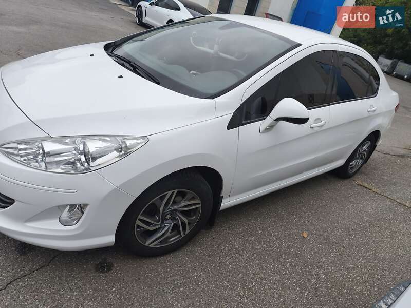 Седан Peugeot 408 2013 в Киеве фото 3 Седан Peugeot 408 2013 в Киеве