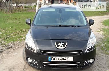 Минивэн Peugeot 5008 2012 в Теофиполе