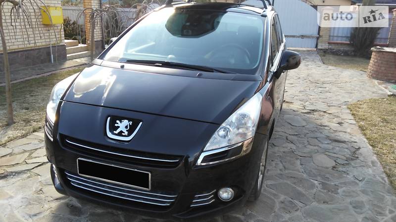 Минивэн Peugeot 5008 2010 в Киеве