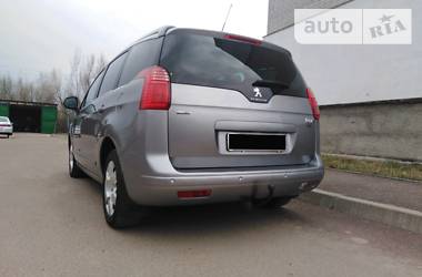 Минивэн Peugeot 5008 2015 в Коростене