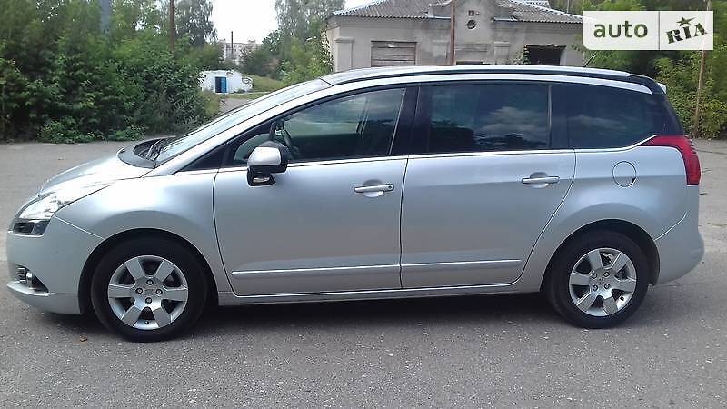 Мінівен Peugeot 5008 2011 в Кременчуці