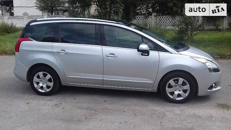 Мінівен Peugeot 5008 2011 в Кременчуці