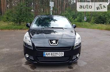 Универсал Peugeot 5008 2012 в Киеве