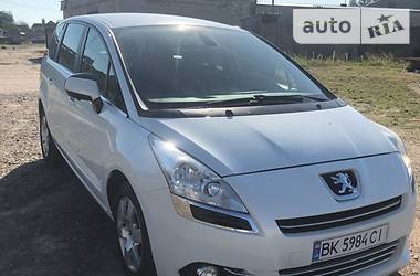 Другие легковые Peugeot 5008 2011 в Сарнах