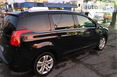 Универсал Peugeot 5008 2012 в Днепре