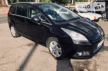 Универсал Peugeot 5008 2012 в Днепре