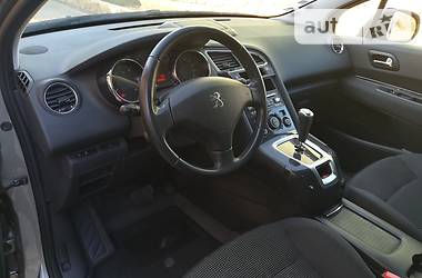 Минивэн Peugeot 5008 2015 в Заставной