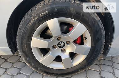 Мінівен Peugeot 5008 2014 в 