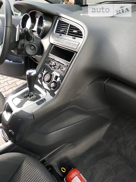 Минивэн Peugeot 5008 2013 в Хмельницком