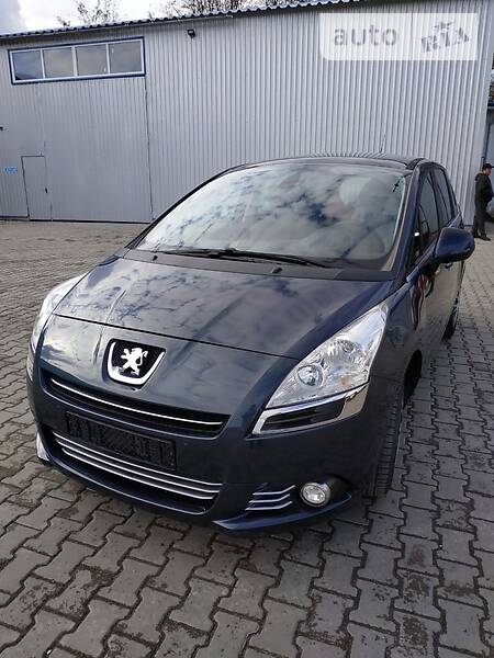 Минивэн Peugeot 5008 2013 в Хмельницком